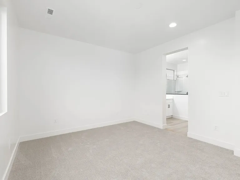 2838 W 500 N — Photo 23
