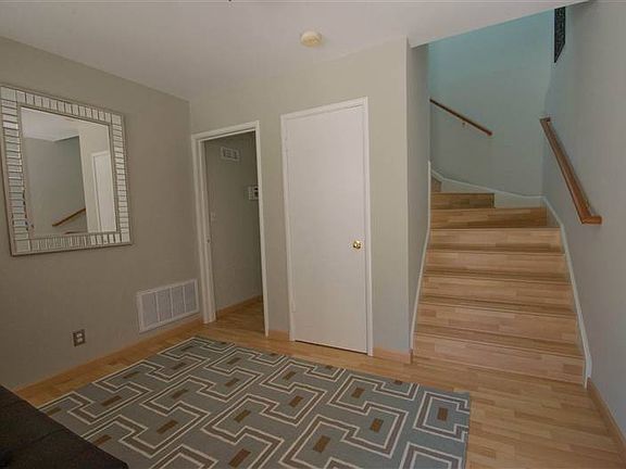 4th image of 2283 9th Ave