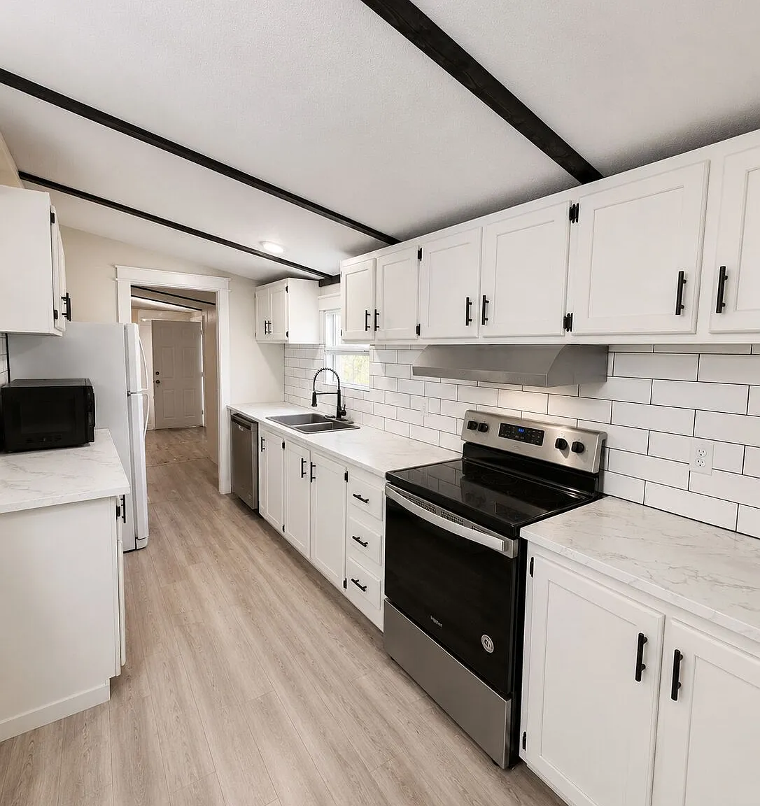 3 bed, 2.0 bath, 1024 sqft, $1,600 — Photo 3