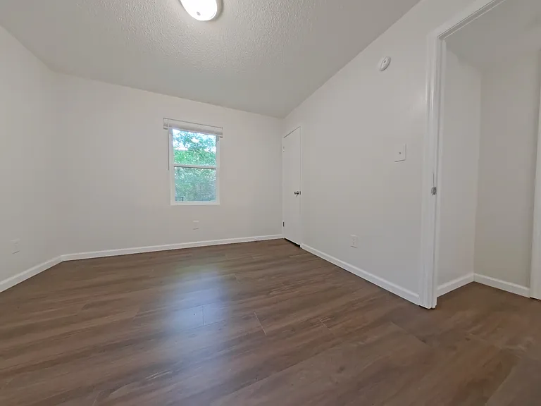 427 S Main St #5 — Photo 8