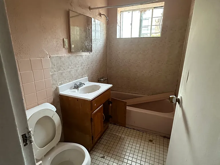 133 Stuyvesant Ave #B5 — Photo 2