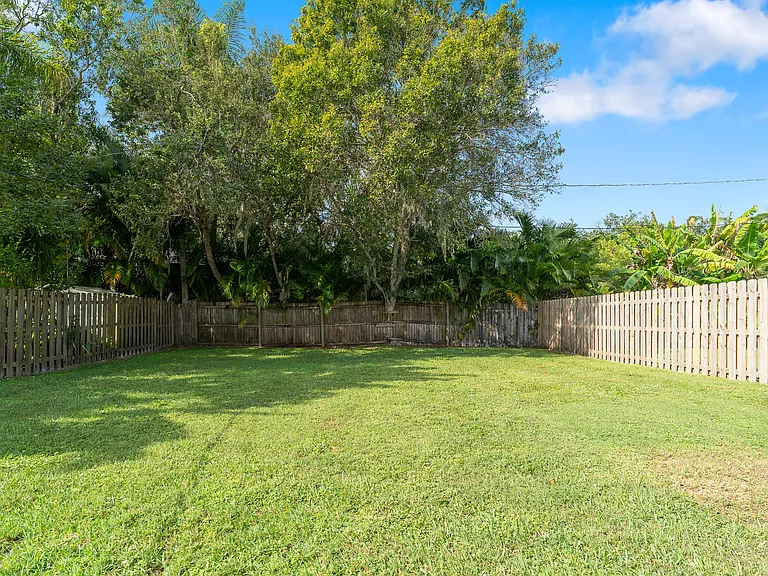 2478 NW Holiday Ct — Photo 32
