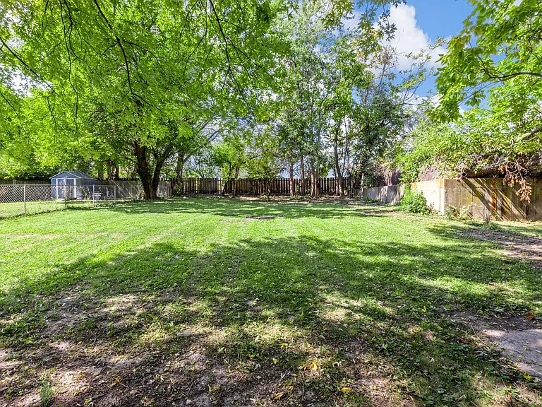 2345 Gaebler Ave — Photo 10