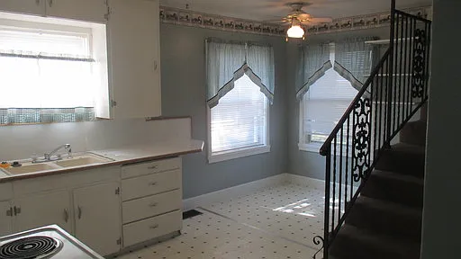 955 Ada Ave