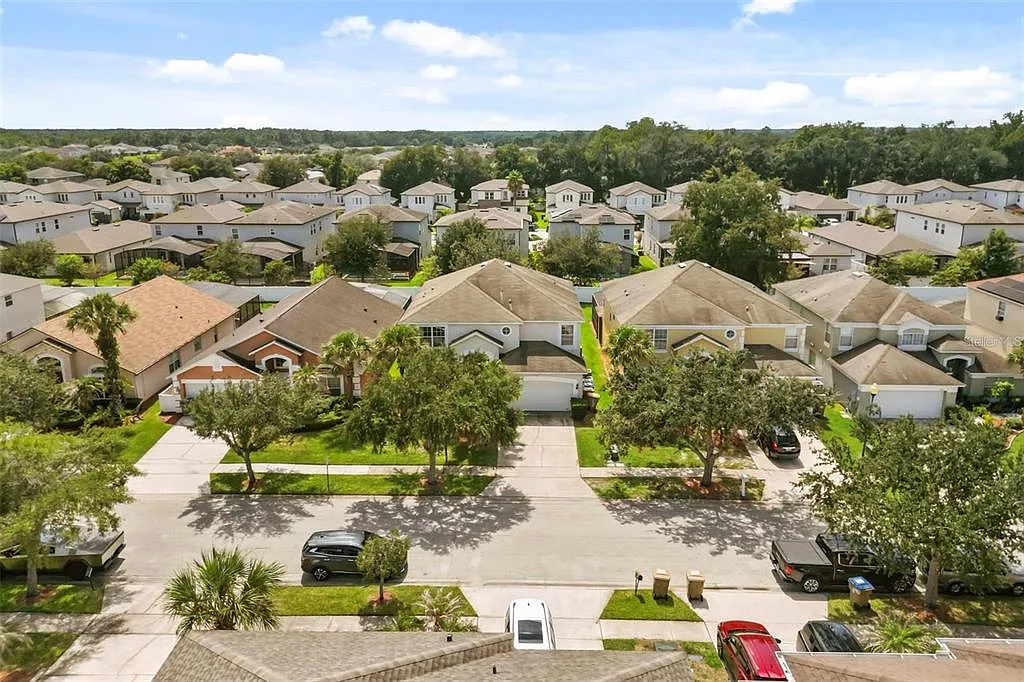 7 bed, 5.5 bath, 2834 sqft, $3,000 — Photo 3