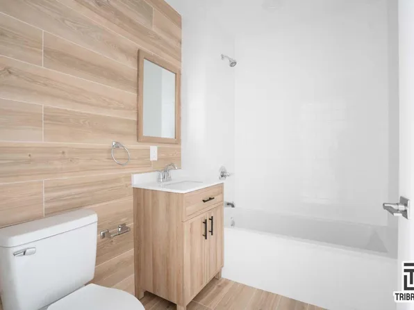 312 Willis Avenue image 7 of 7