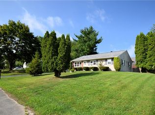 10 Charlotte Dr, Bristol, RI 02809