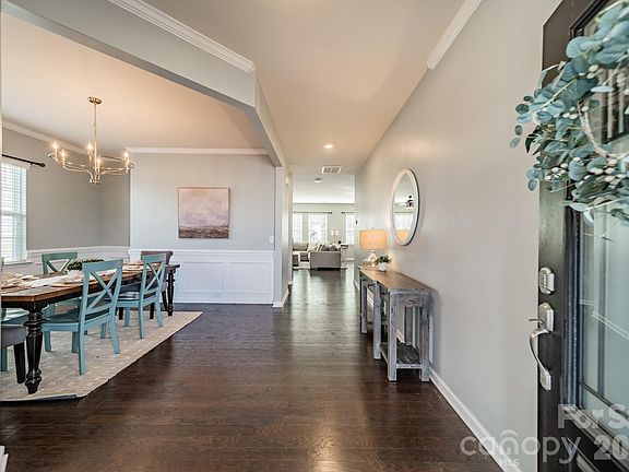 4th image of 1817 Sapphire Meadow Dr