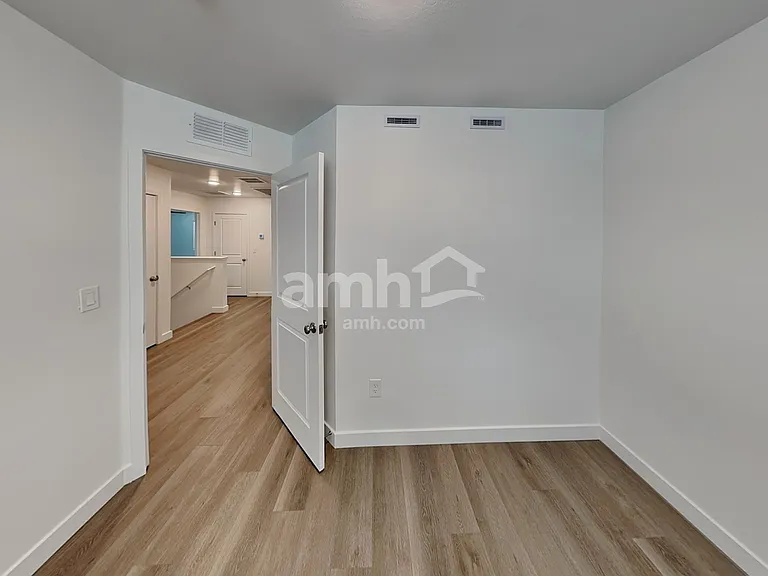 6975 N 125th Dr — Photo 17