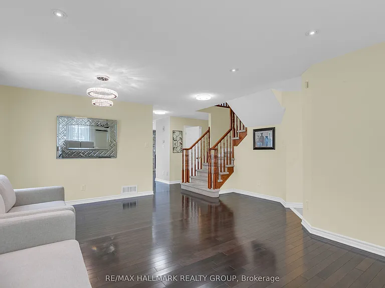 465 Paul Metivier Dr — Photo 5