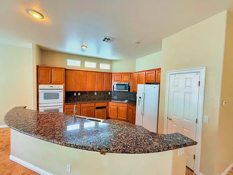 7225 Fern Meadow St — Photo 50