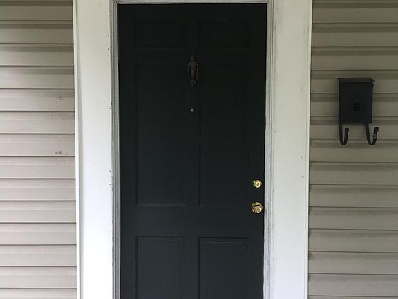 3rd image of 556 Woodland St