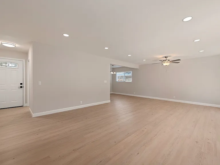 1529 Elmar Way — Photo 4