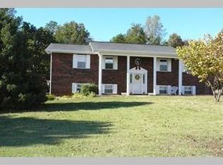 780 Foothills Rd, Lenoir City, TN 37771