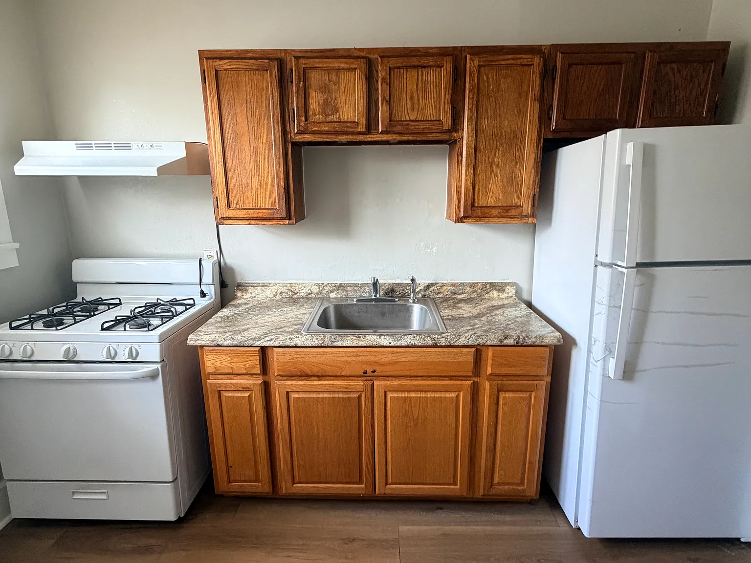 3 bed, $1,575 — Photo 2