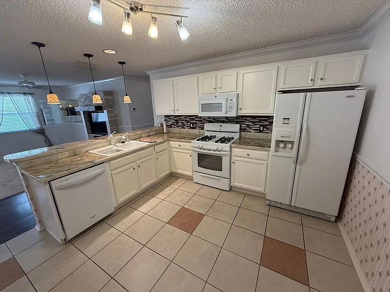 2829 Burgos Dr — Photo 15