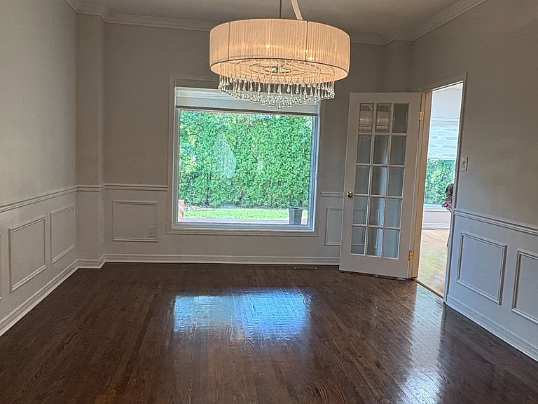 2323 Towne Blvd — Photo 2