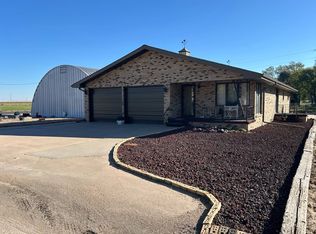 9625 Helen Ave, Holstein, NE 68950