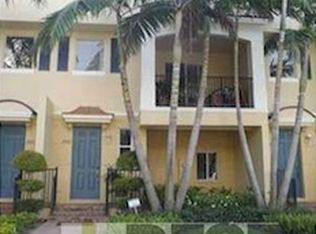 2883 S Oasis Dr, Boynton Beach, FL 33426