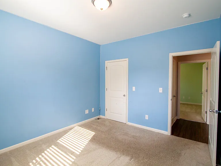 1068 Aronimink Dr — Photo 32