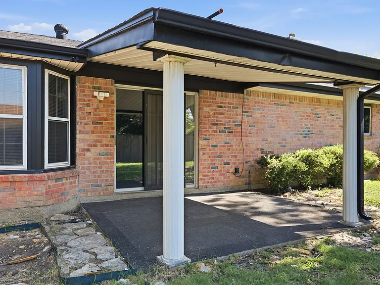 512 Sussex Dr — Photo 10