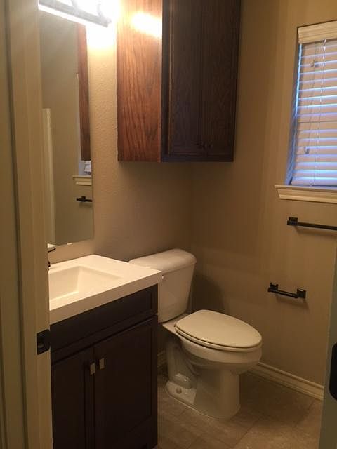 2nd image of 3501 Beech St