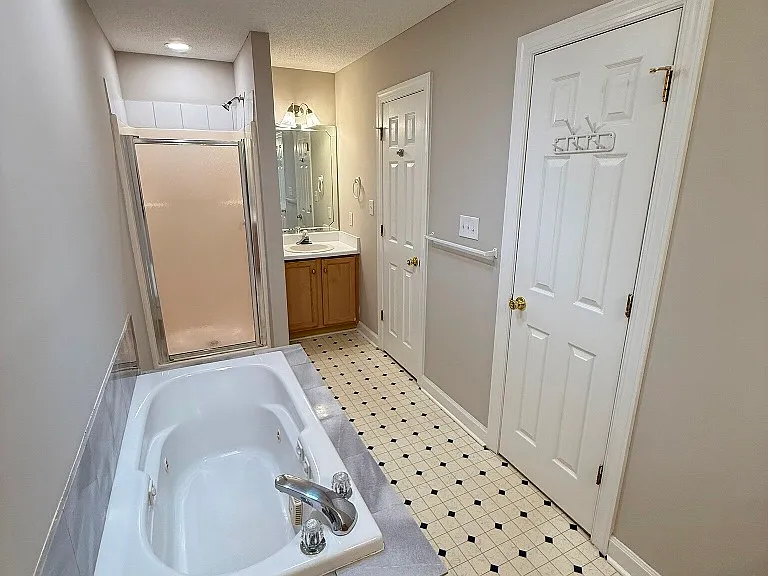 3449 Westgate Dr — Photo 28