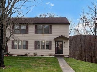 30 Barn Finch Cir #30, Naugatuck, CT 06770