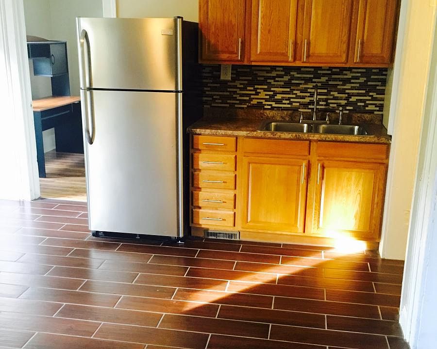 1st image of 121 Gertrude St APT 4