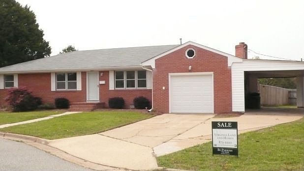 1st image of 806 Charlton Dr