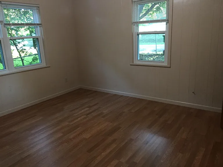 304 S Howard St — Photo 13