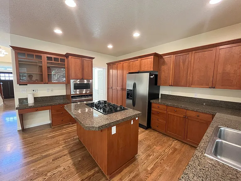 3615 NW Lansbrook Ter — Photo 4