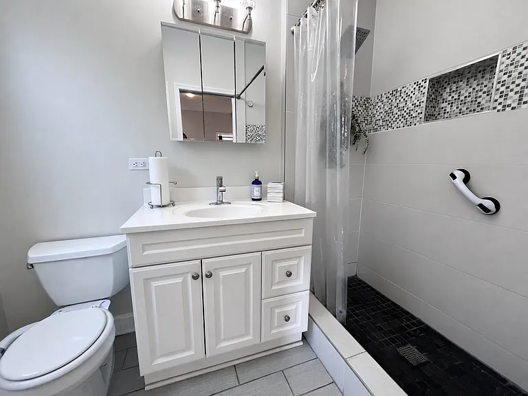 1426 N Austin Blvd #2 — Photo 9