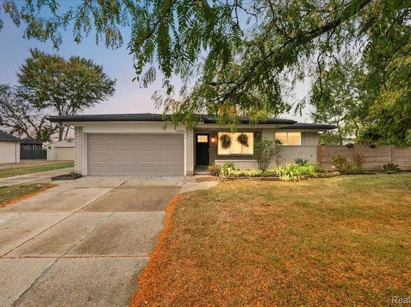 34333 Marino St, Clinton Township, MI 48035