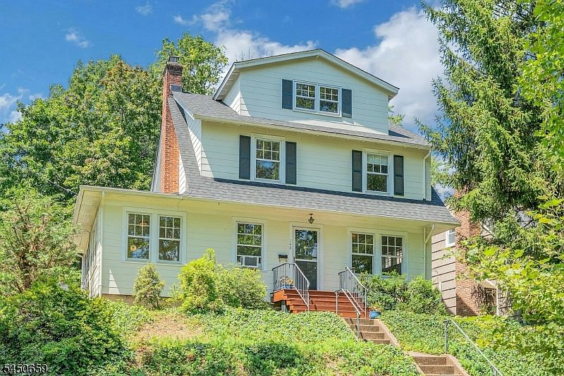 1st image of 148 Essex Ave