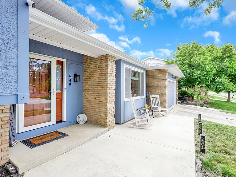 548 Theori Ave — Photo 3