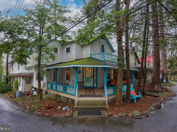 105 3rd St, Mount Gretna, PA 17064