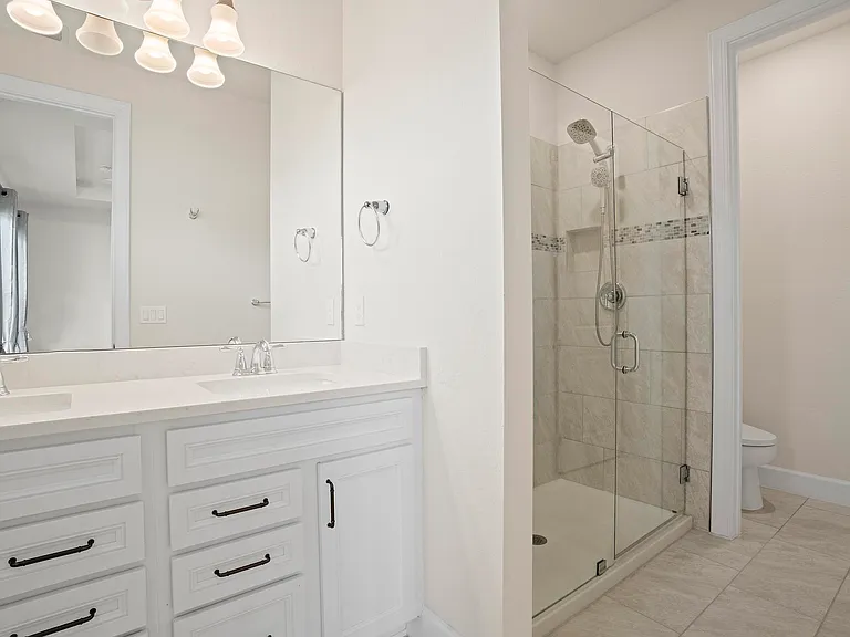 1866 SE Tarni Way — Photo 25
