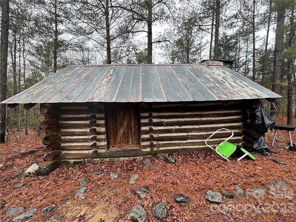 2nd image of 496 Burris Rd N