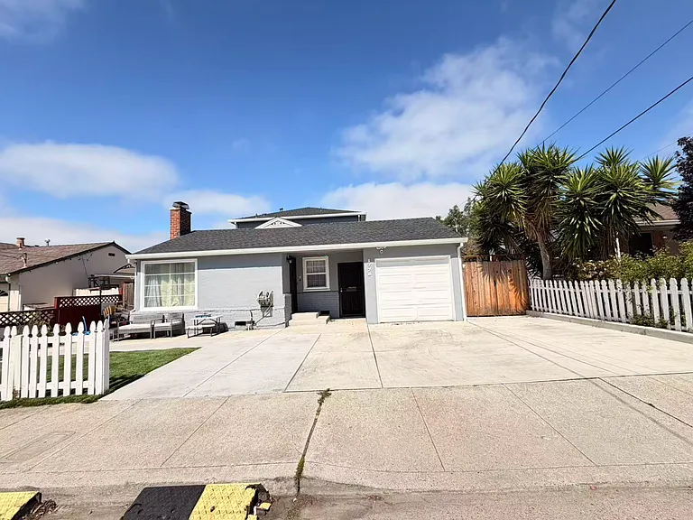 1779 Oriole Ave #A — Photo 4