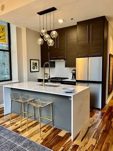 8 W Monroe St #700 Photo 1