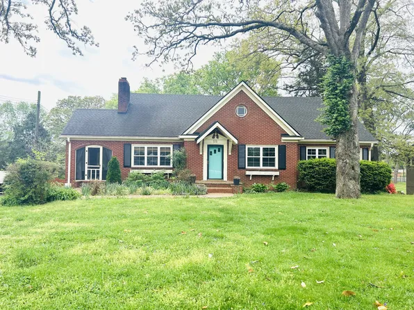 515 Country Club Ln, Hopkinsville, KY 42240