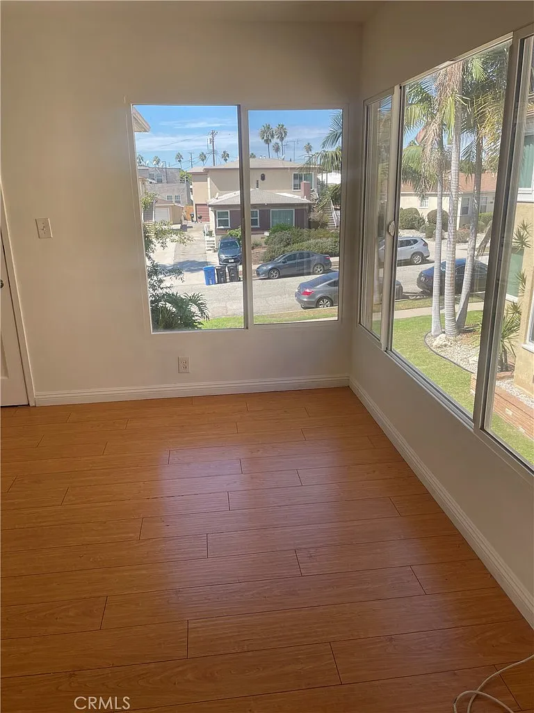 2 bed, 850 sqft, $2,250 — Photo 2