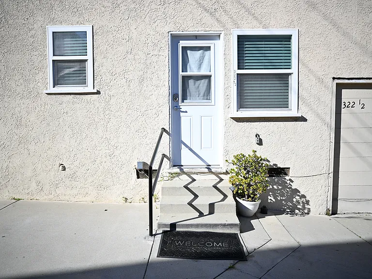 322 Loma Vista St #C — Photo 7