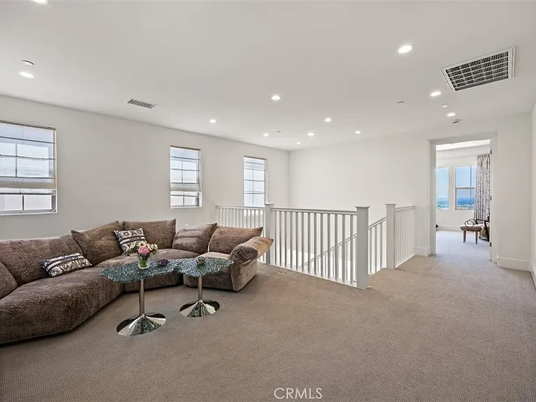 135 Oakstone — Photo 31