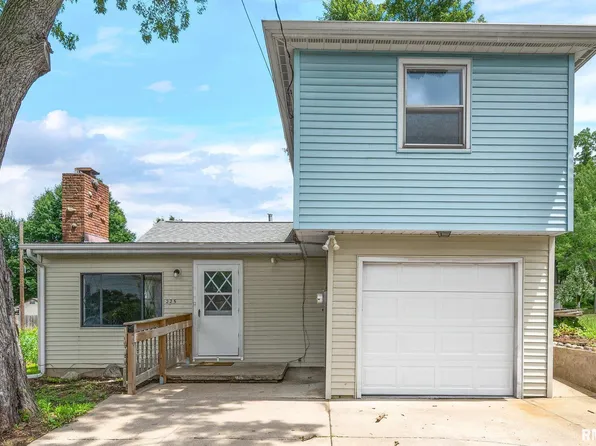 225 Grandview Ave, East Peoria, IL 61611