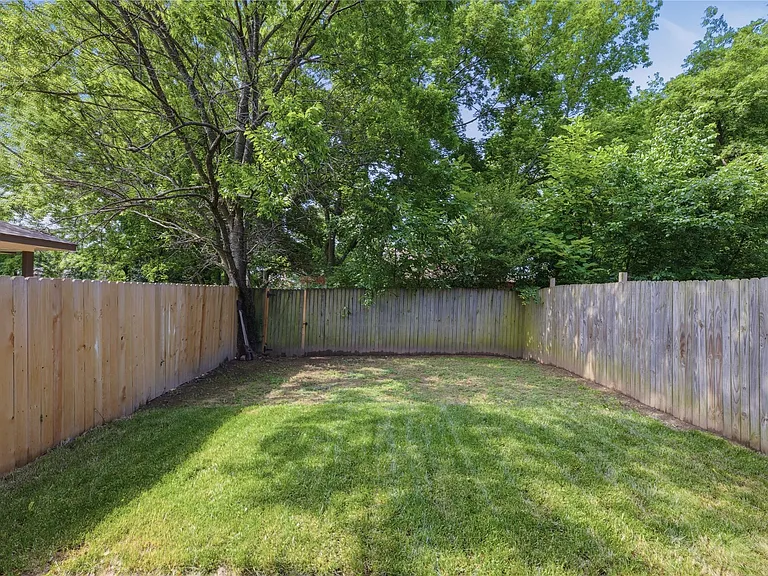 1411 W Haskell St — Photo 30