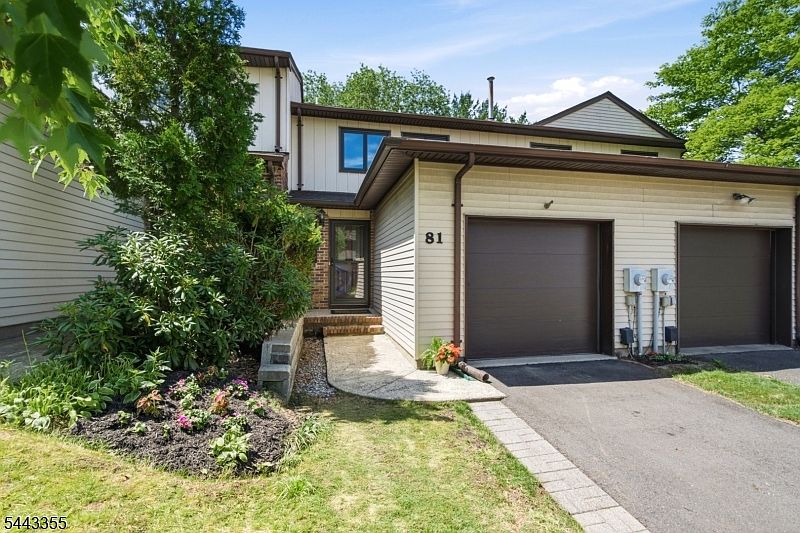 1st image of 81 Canterberry Cir