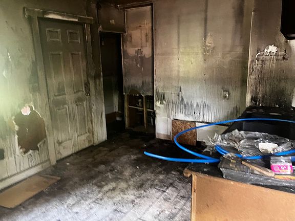 4th image of 3990 Foxboro Dr