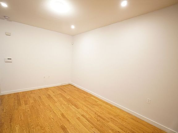 4th image of 352 22nd St APT 1